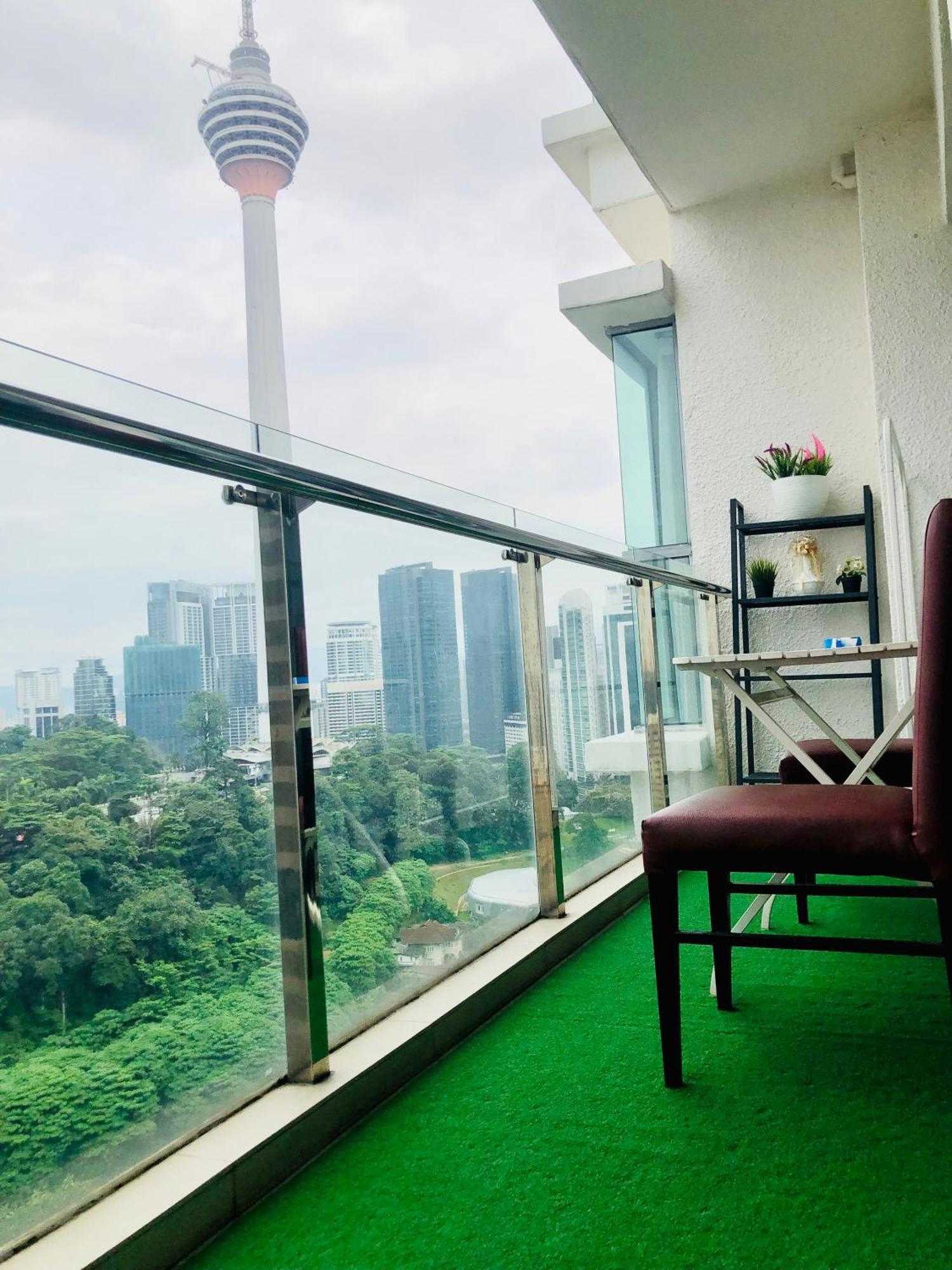 Suasana Bukit Ceylon Pangsapuri *